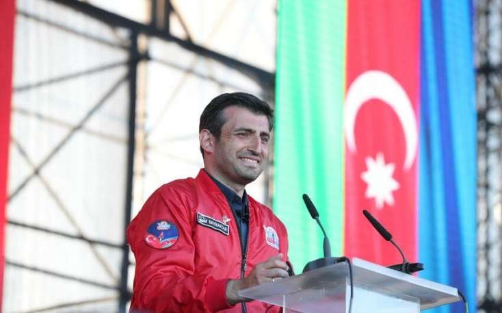Səlcuq Bayraktar Azərbaycanı təbrik etdi