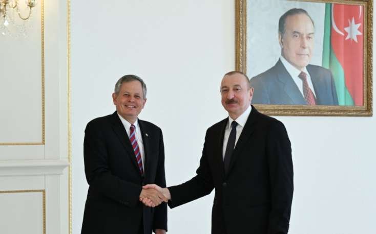 Prezident Stiv Deynsi qəbul etdi -