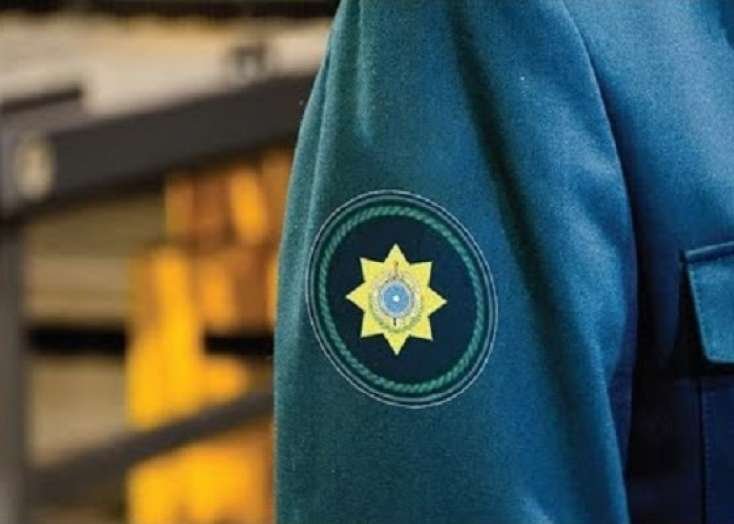 Məhkəmə saxtakarlıq edən gömrük işçisinə cəza verdi