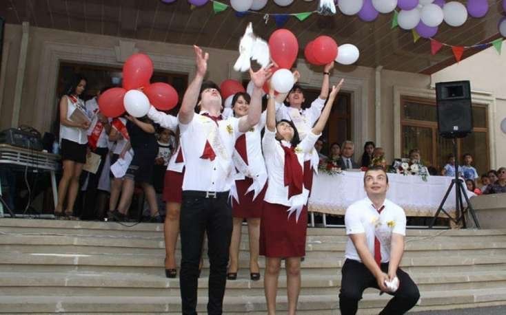 Bu il məzun olanların sayı açıqlandı