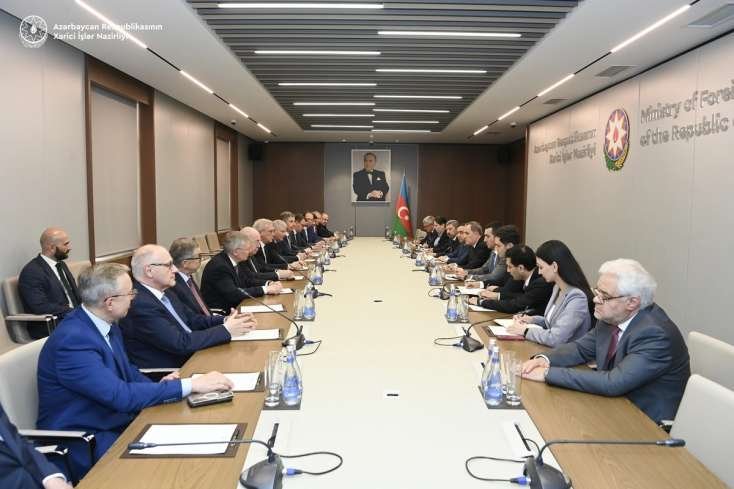 Azərbaycanla Rusiya arasında müzakirə aparıldı