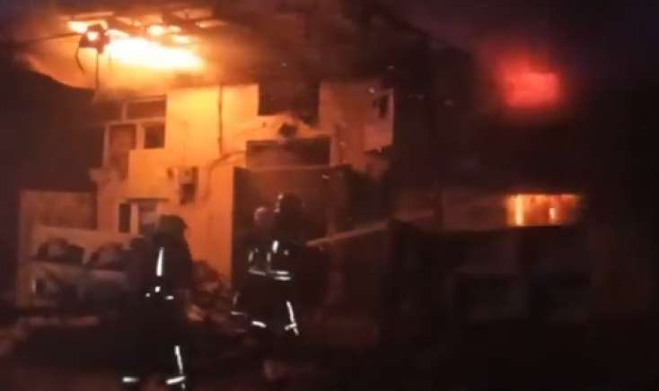 Bakıda bazarda yanğın oldu -