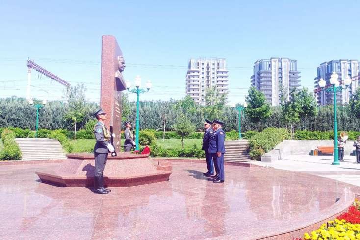Azərbaycan HHQ komandanı Özbəkistana səfər etdi