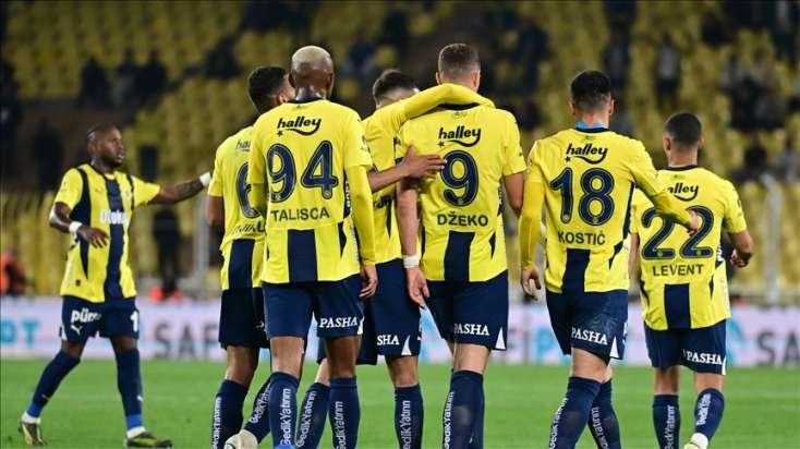 "Qalatasaray"dan sonra ​"Fənərbaxça" da transfer bombasını "partladır"