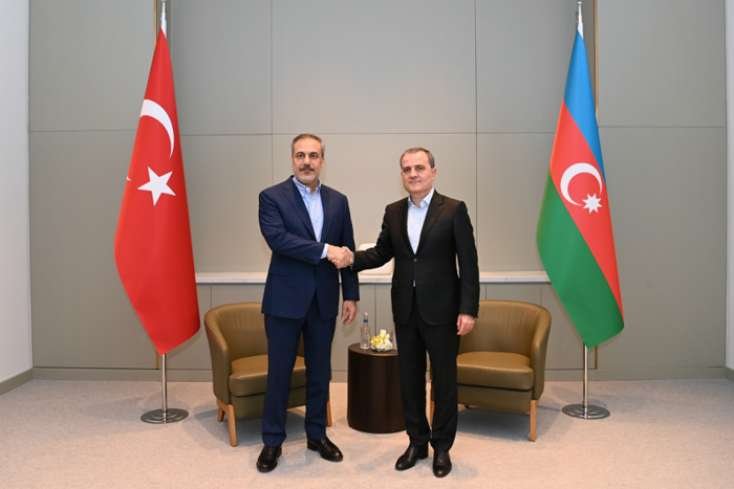 Ceyhun  Bayramov və Fidan telefonda danışdı