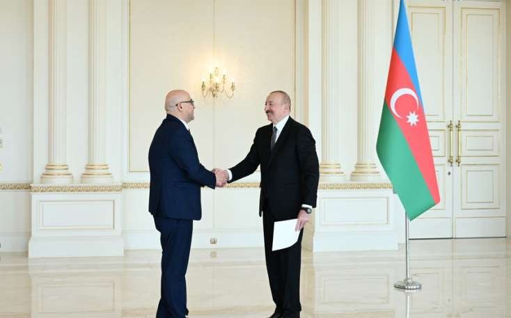 Prezident Fələstinin yeni təyin olunmuş səfirinin etimadnaməsini qəbul etdi