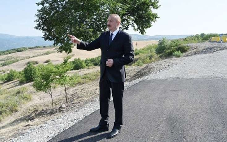 İlham Əliyev yol tikintisi ilə tanış oldu
