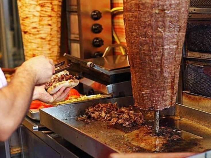 Tovuzda 35 nəfərin zəhərləndiyi dönərxana bağlandı