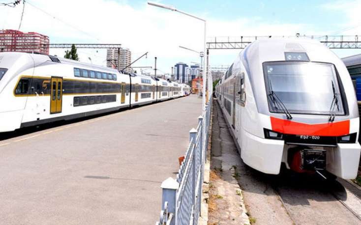 Sərnişin və yük qatarlarına 16 dəfə daş atılıb