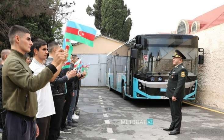 Bu şəxslərə hərbi xidmətdən möhlət verilir?