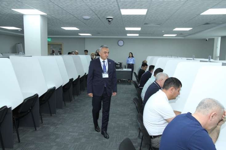 Vəkilliyə qəbul üçün test imtahanında 200-yə yaxın şəxs uğur qazandı